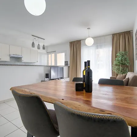 Apartament Iris Village Block 12-105